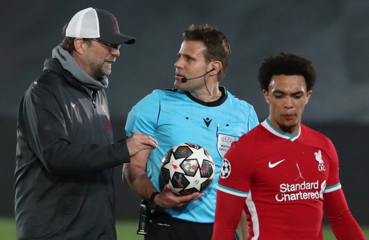 切尔西客战卡拉巴赫：若昂-佩德罗、乔治、吉滕斯首发（切尔西客场对阵卡拉巴赫：若昂-佩德罗、乔治、吉滕斯进入首发阵容）