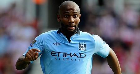 曼联官宣签一门将！阿莫林否认不信任青训，但拒绝保证新帝星能出场（曼联宣布引进门将！阿莫林称信任青训，却不保证新星出场机会）