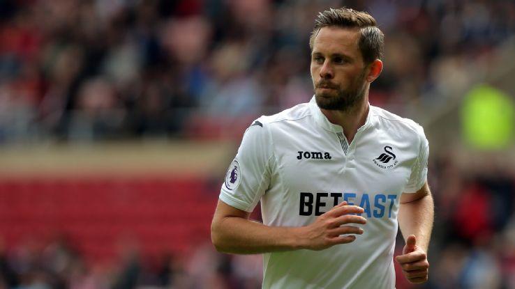 被问是否会下课，罗马尼亚主帅大怒：别问我这个问题！（被追问帅位去留，罗马尼亚主帅震怒：这个问题别再提！）