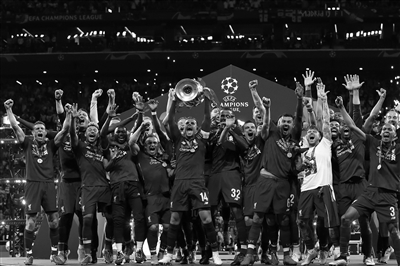 活久见！莱亚利是意甲近31年来第二位开场3分钟染红的门将（罕见一幕：莱亚利成近31年意甲第二位开场3分钟被罚下的门将）