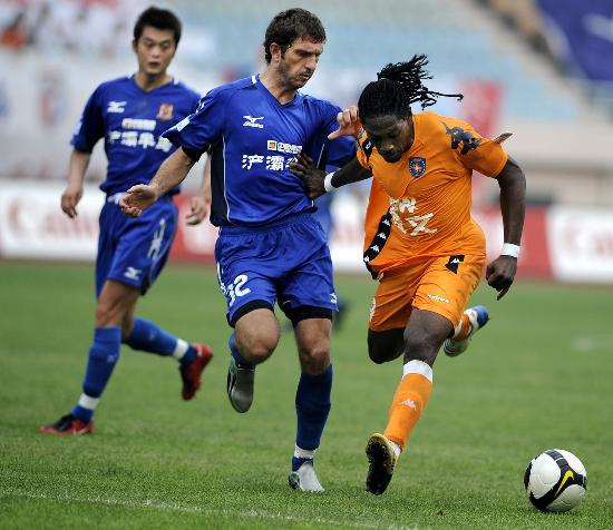 拉菲尼亚安慰弗里克？世体：弗里克只是不满裁判判罚（世体：弗里克只是对裁判判罚不满，非拉菲尼亚安慰）