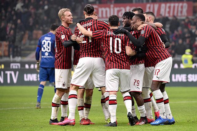 目前半场结束，马刺与鹈鹕双方合砍134分。（半场战罢，马刺与鹈鹕共轰下134分）