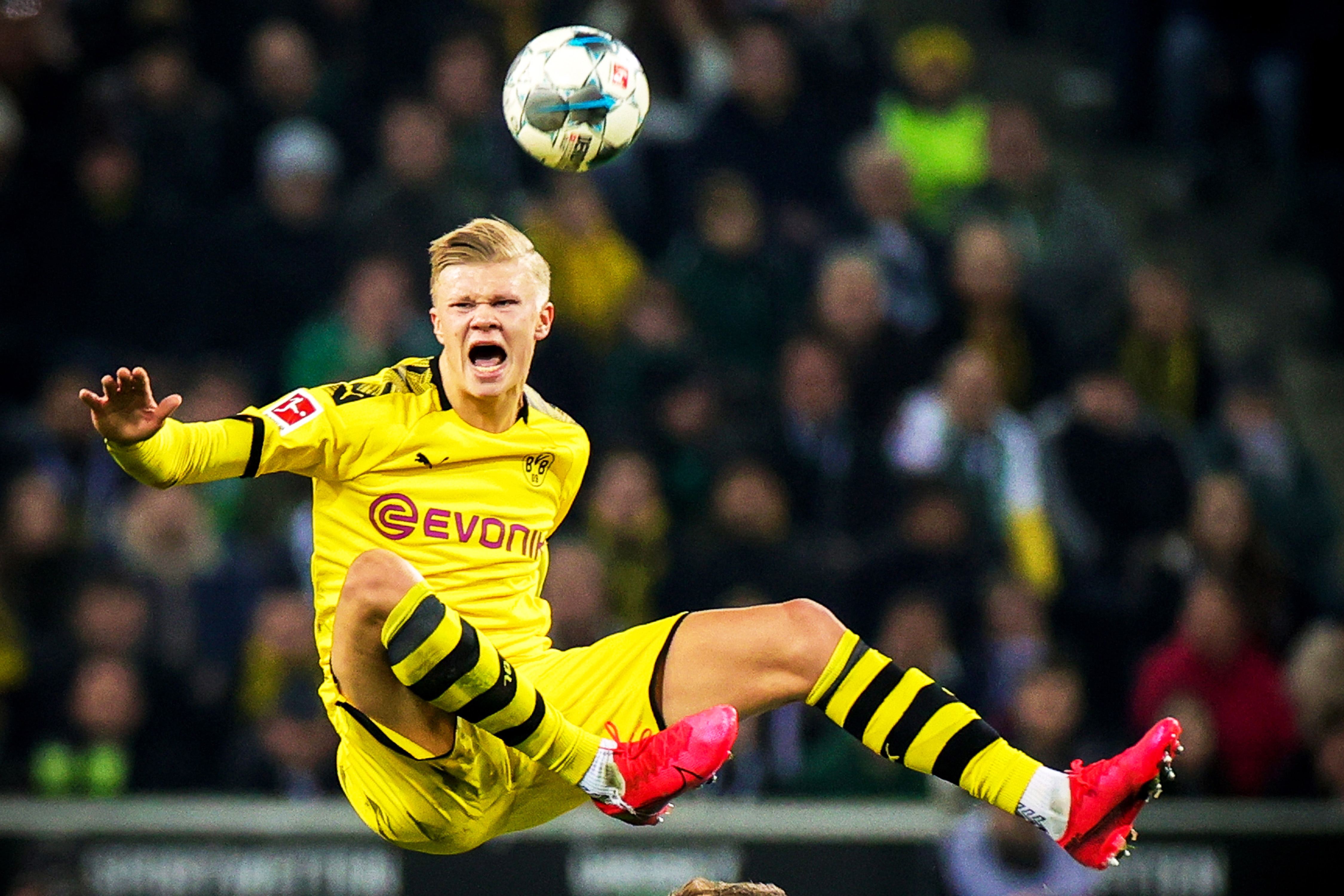 库库雷利亚：为埃斯特旺感到高兴；我尽量不给亚马尔太多空间（库库雷利亚：为埃斯特旺开心；尽量不让亚马尔有空间）