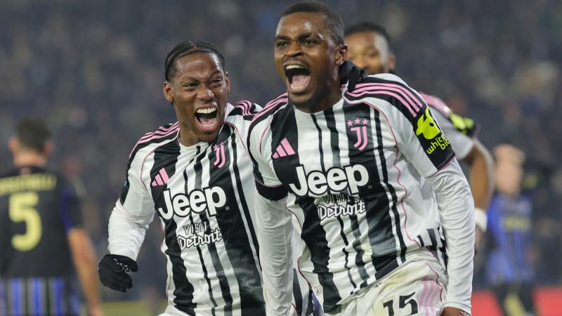 利物浦对施洛特贝克表现出浓厚兴趣，有望在2026年夏天转会，转会费可能达5000万英镑。（利物浦锁定施洛特贝克：2026年夏窗有望加盟，转会费或达5000万英镑）