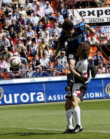 北青：1000余名国安球迷乘坐“球迷专列”前往苏州为球队助威（北青：千余名国安球迷乘球迷专列赴苏州为球队加油）