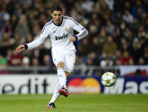 国足12年12大时刻：长沙保卫战、奇迹逃生、全村希望在列（国足12年12个高光时刻：长沙之战、奇迹逃生与全村希望尽收其中）