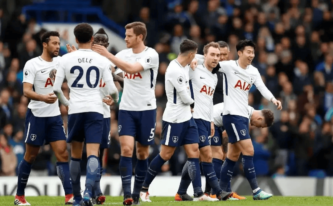 率队晋级美职联1／4决赛后，梅西现场观看儿子训练（带队闯入美职联八强后，梅西现场旁观儿子训练）